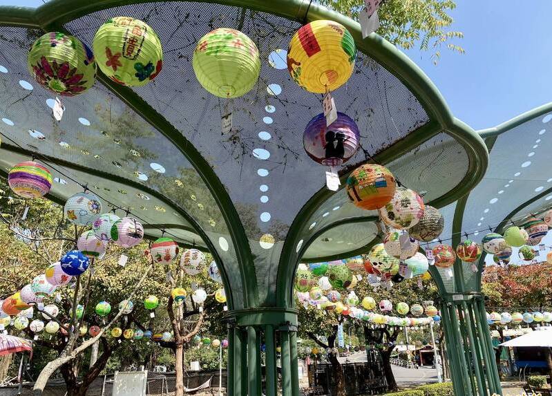 高雄大社蜜棗節活動將登場 藝術燈先節照亮觀音山