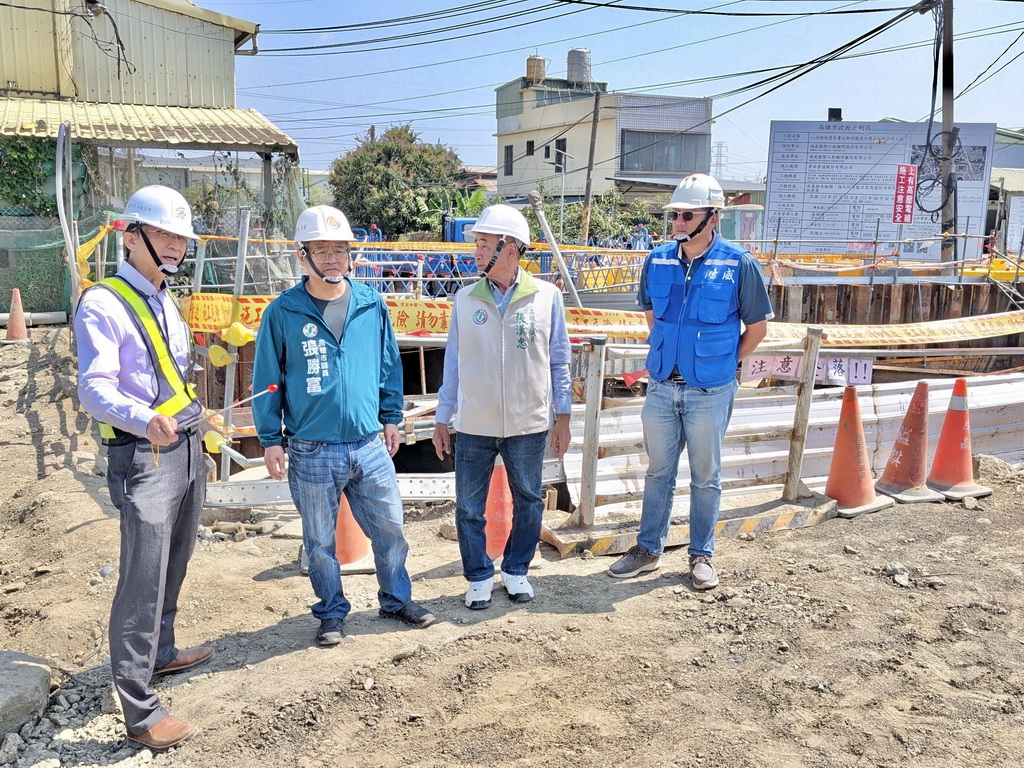 高市議會農林委員會考察鳳山、仁武防洪工程 掌握施工進度