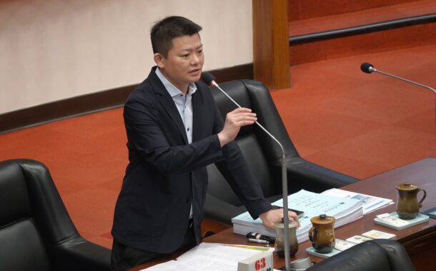 長輩持敬老卡搭計程車就醫優惠 曾俊傑質疑「看得到，吃不到」