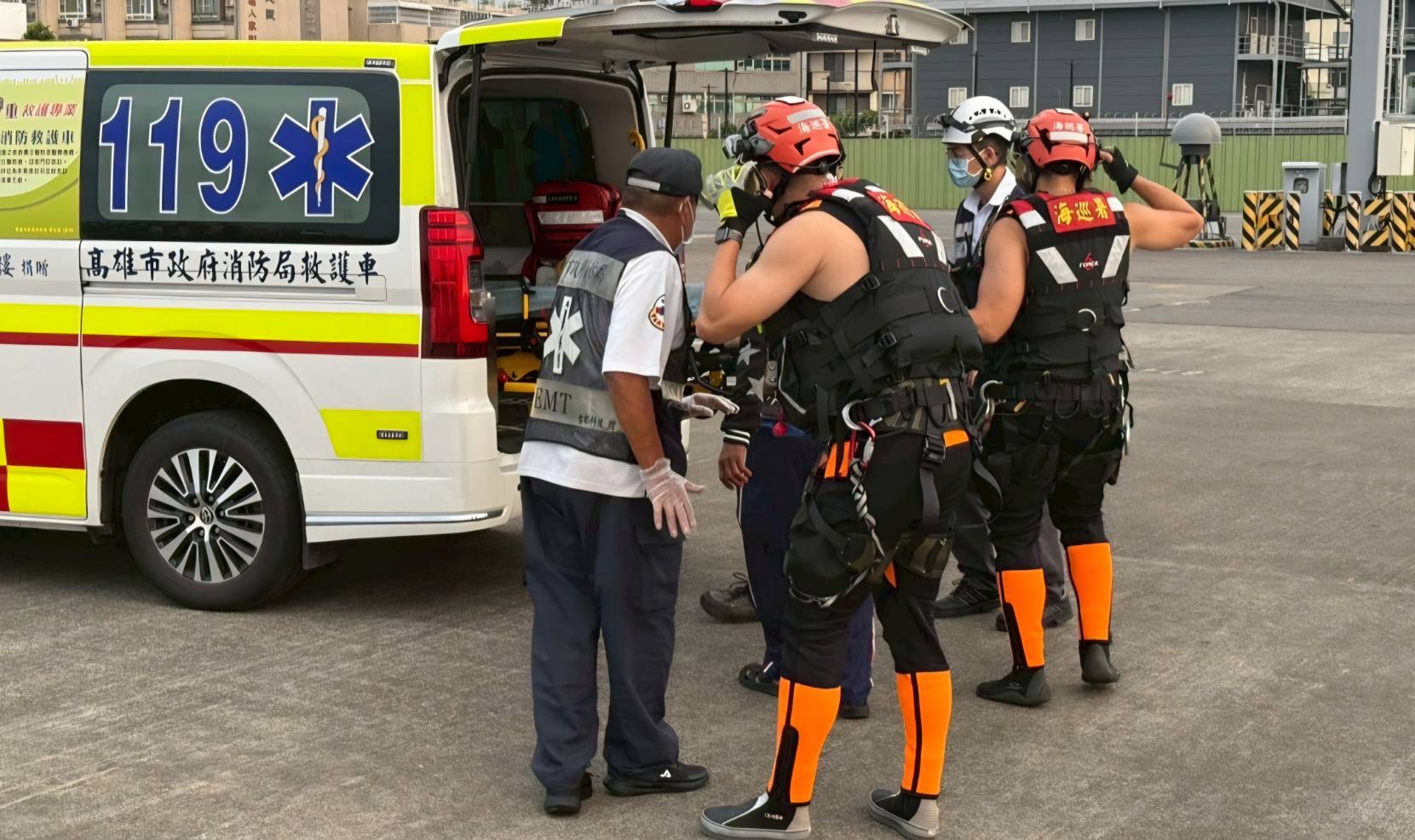 印尼外籍漁工海上受傷 海巡署立即啟動海巡聯勤吊掛救援