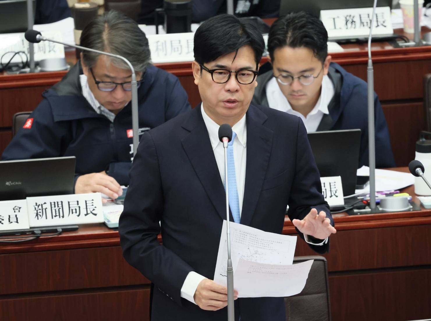 針對警官涉性騷偷拍 AI合成6女裸照案 陳其邁：性犯罪零容忍！市府三項作為保護被害者 要求警局深刻檢討內部管理機制